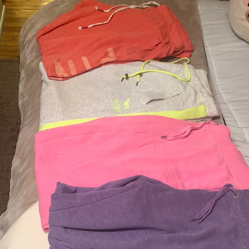 4 Pink sweats